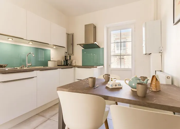 Maison Familiale Moderne, 300m Du Centre, 500m De La Mer, Wifi Gratuit, Draps Inclus. - Fr-1-306-1206 بيت للعطل *